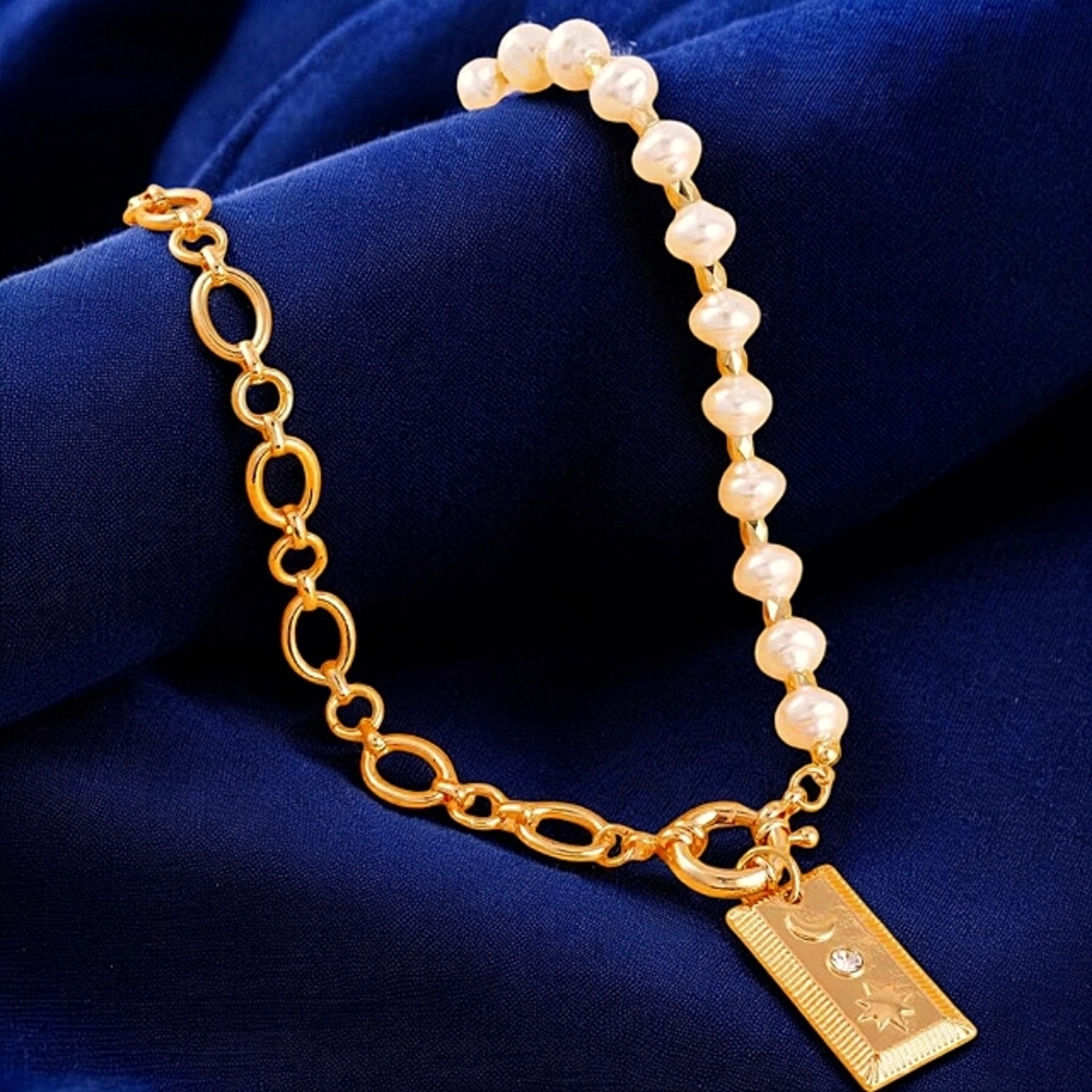 🔥Pearl and Austrian Crystal Celestial Necklace 20-22 Inches in Goldtone